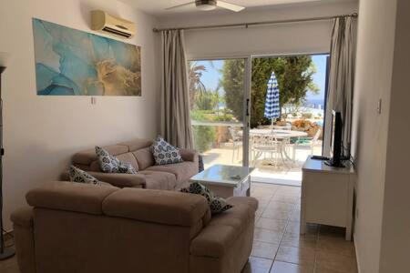 Kings Palace - Superb 2 Bed Ground Floor Apartment Paphos Buitenkant foto
