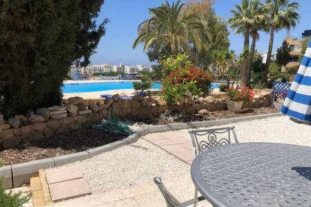 Kings Palace - Superb 2 Bed Ground Floor Apartment Paphos Buitenkant foto
