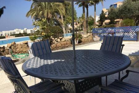 Kings Palace - Superb 2 Bed Ground Floor Apartment Paphos Buitenkant foto